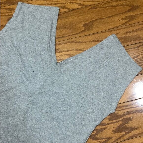 Victoria’s Secret Double V-Neck T-shirt Sz S - Picture 2 of 7